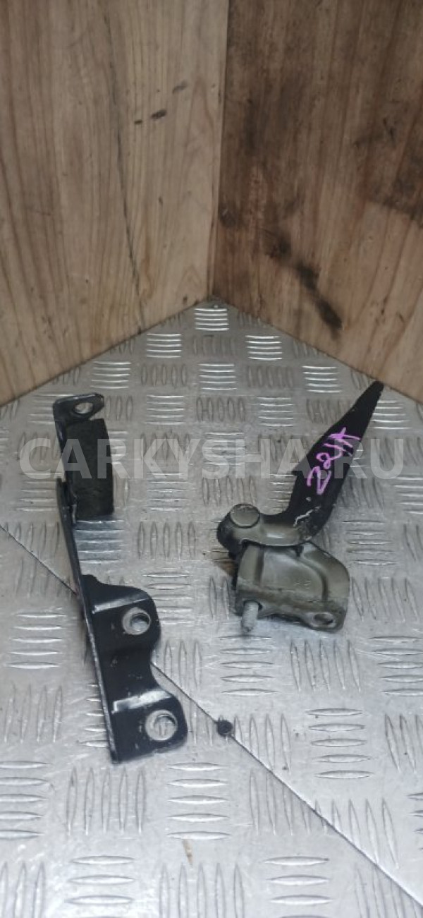 Петля капота Mitsubishi Colt 