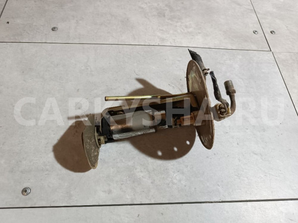 Насос топливный электрический Mitsubishi i оригинальный номер MB831560