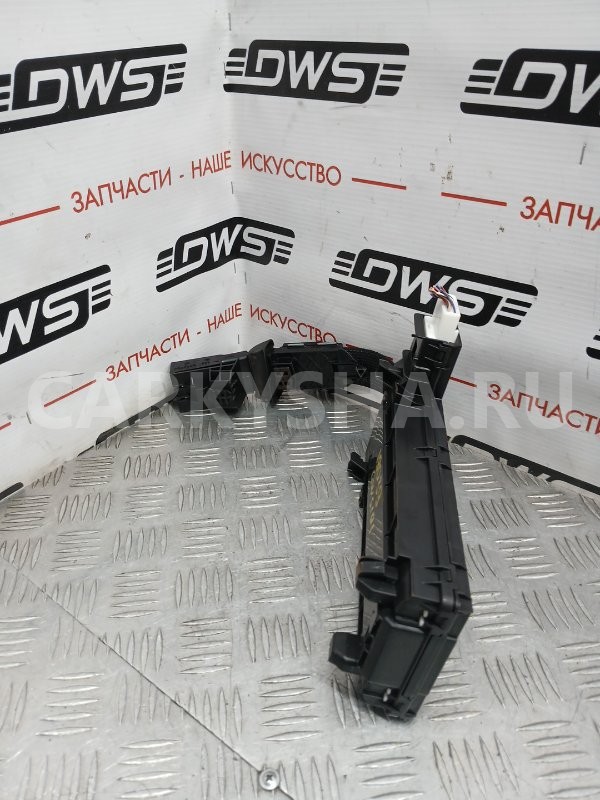 Блок управления доводчика багажной двери Lexus GS 