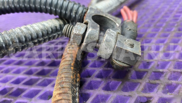 Плюсовая клемма аккумулятора Mercedes-Benz W210 Mercedes-Benz E-klasse 