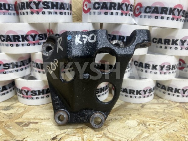 Кронштейн крепления двигателя правый Toyota Camry VIII (XV70) оригинальный номер 12315-36011