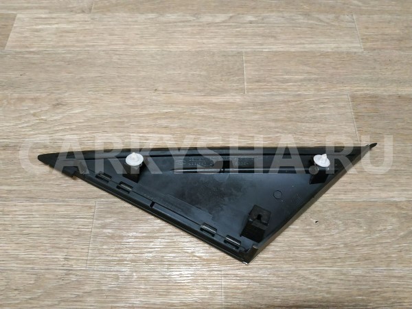 Накладка переднего крыла правого Ford Focus 