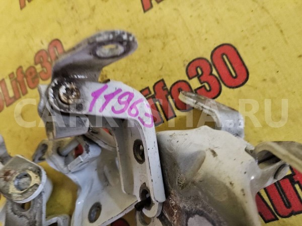 Петля двери Kia Sportage 