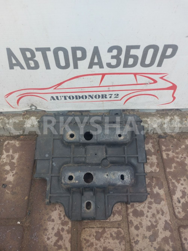 Площадка под АКБ Hyundai Getz Hyundai Getz оригинальный номер 371501C100