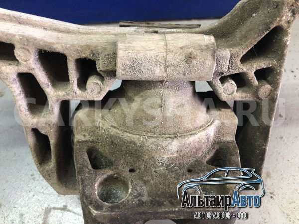 Правая подушка двигателя Ford Focus 2 1.8 Ford C-MAX оригинальный номер 1862540