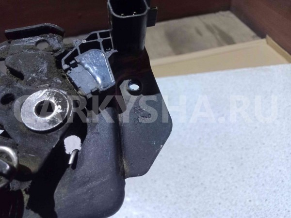 Замок капота Ford Fiesta Mk6 рестайлинг (2012—2019) Ford Fiesta оригинальный номер 1813551