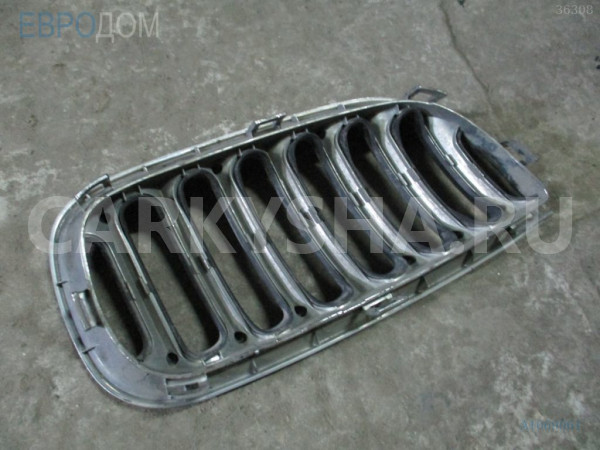 Ноздря / Решетка капота BMW X3 E83 (2003—2006) BMW X3 оригинальный номер 51 13 3 402 909