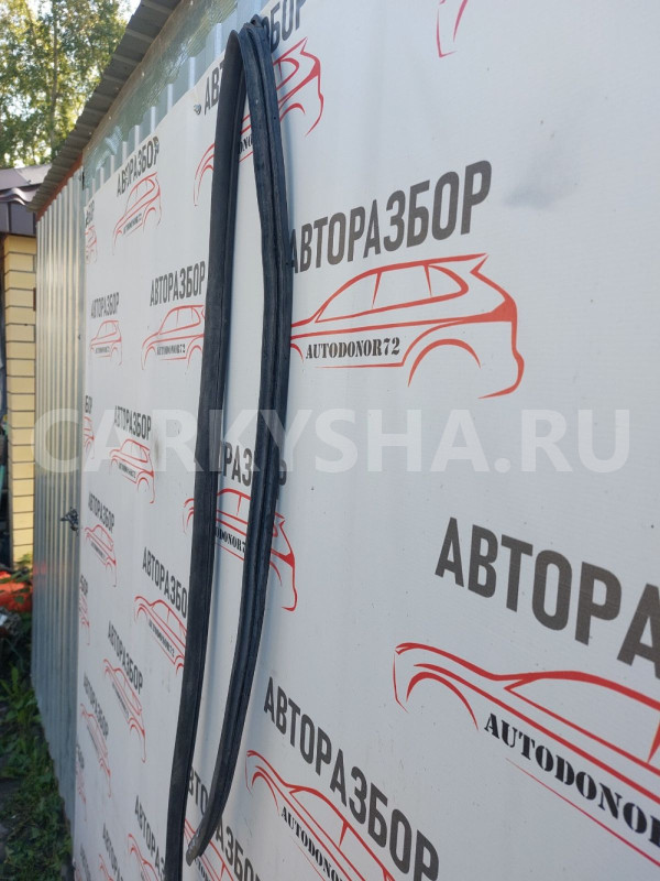 Уплотнитель двери перед прав Toyota Avensis T250 Toyota Avensis оригинальный номер 6231105030B0