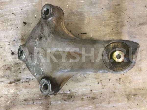 Кронштейн КПП левый Citroen C5 I (2001—2004) Citroen C5 оригинальный номер 182118