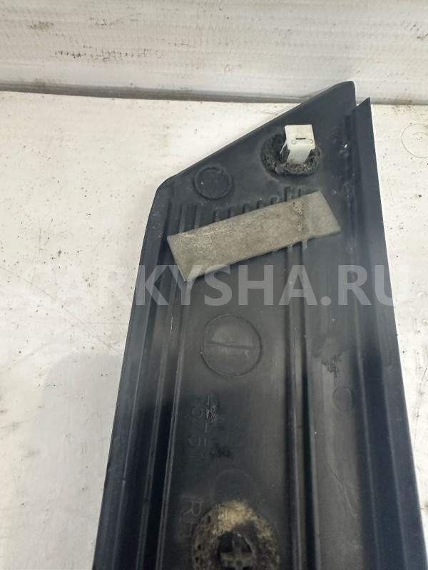 Накладка двери передней правой Toyota Yaris 2 Toyota Yaris 