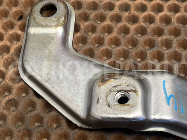 Кронштейн глушителя BMW 5er оригинальный номер 18 20 7 564 235, 18 20 7 564 235, 18207564235, 7564235