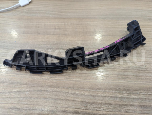 Крепление бампера Suzuki Swift оригинальный номер 71822-52R0
