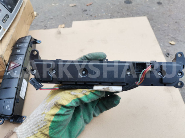 Блок кнопок Mercedes ML W164 Mercedes-Benz M-klasse оригинальный номер A1648700551