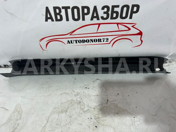 Накладка порога передняя Toyota Yaris II (2005—2009) Toyota Yaris оригинальный номер 679140D080
