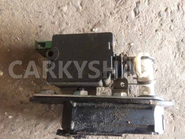 Замок откидного борта Land Rover Discovery III Land Rover Discovery оригинальный номер FUG500060