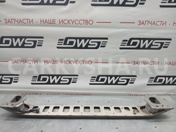 Усилитель бампера Toyota Ipsum 