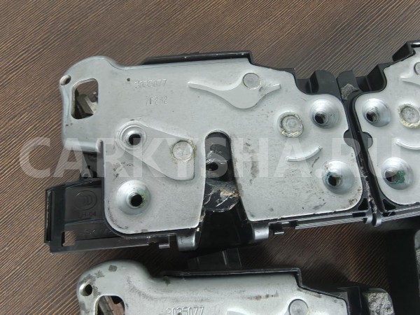 Замок двери Cadillac Escalade 13546474 Cadillac Escalade 