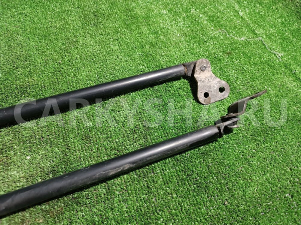 Амортизатор двери багажника Mazda 2 оригинальный номер D20163620A