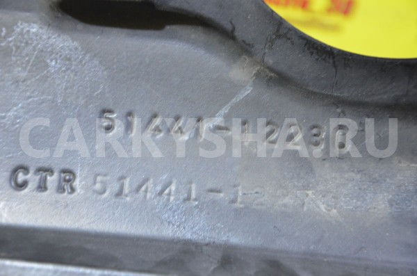 Пыльник двигателя центральный Toyota Auris 