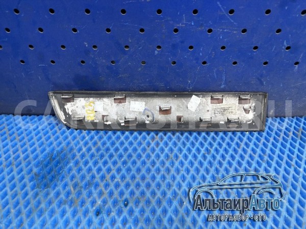 Накладка карты двери правая Range Rover 3 L322 Land Rover Range Rover оригинальный номер EJC500430PBD