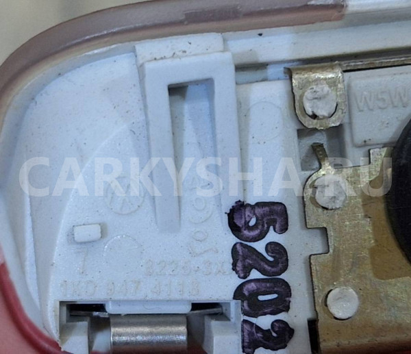 Фонарь подстветки багажника VW Golf V Plus 2005-2014 Volkswagen Golf оригинальный номер 1K0947411B