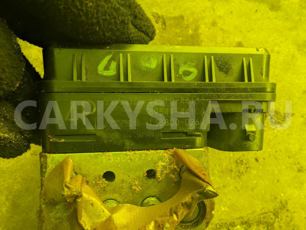 Блок abs Toyota ISis оригинальный номер 44510-44130