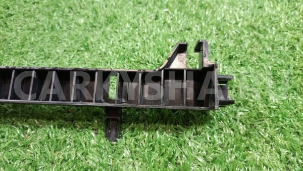 Кронштейн консоли Toyota Land Cruiser 2012 Toyota Land Cruiser 