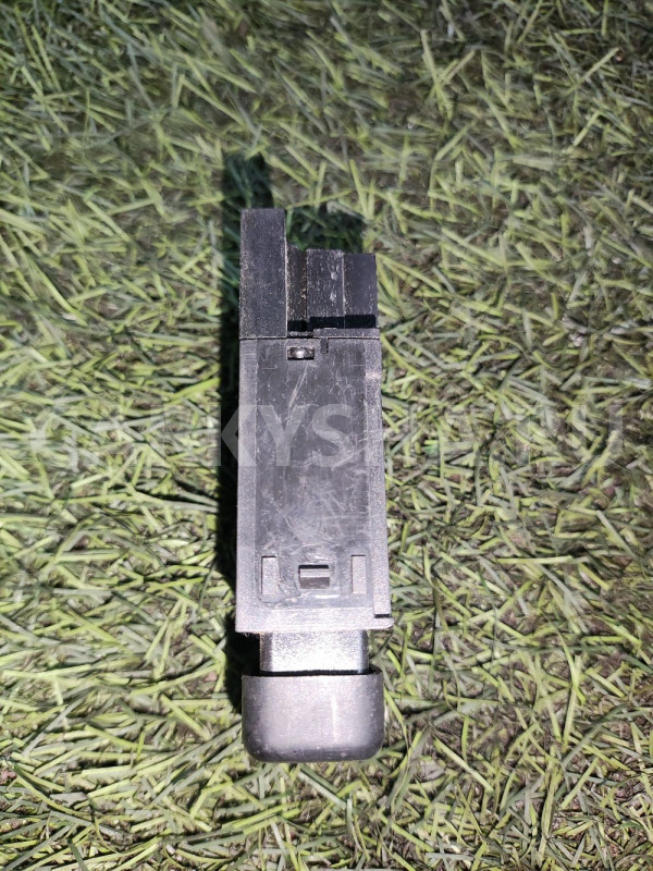 Кнопка света Mitsubishi Space Star MR270319 Mitsubishi Carisma оригинальный номер MR270319