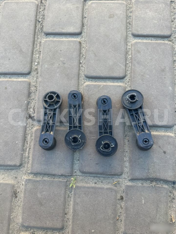 Ручка стеклоподъемника Hyundai Getz Kia Rio оригинальный номер 8263022001