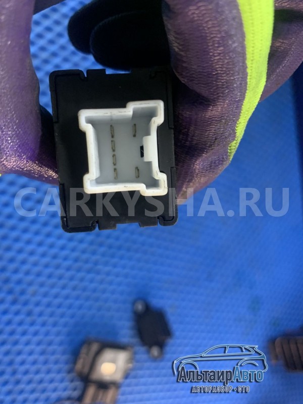 Реле Mitsubishi Pajero III рестайлинг (2002—2006) Mitsubishi i оригинальный номер MR583832