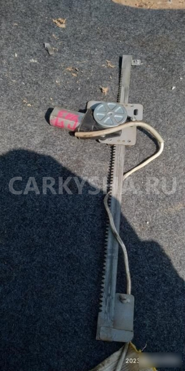 Стеклоподъемник механ. передний правый УАЗ Patriot I (2005—2012) УАЗ Patriot оригинальный номер 3163