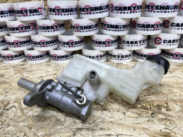 Главный тормозной цилиндр (в сборе) Toyota Camry VI (XV40) оригинальный номер 47201-33481