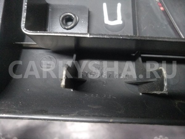 Кронштейн полки Шкода Фабия Skoda Fabia 1 Skoda Fabia оригинальный номер 6Y6867764