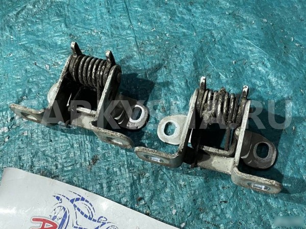 Петля откидного борта Land Rover Discovery 3 Land Rover Discovery оригинальный номер BHB780012