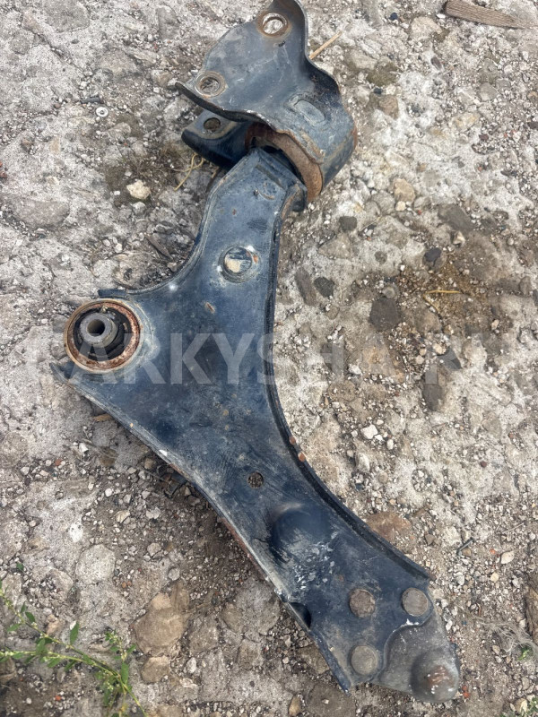 Рычаг Передний Land Rover Discovery Sport  правый Land Rover Discovery оригинальный номер LR086107