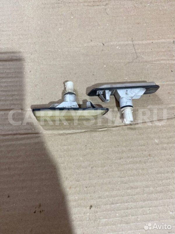 Повторитель в крыло BMW X5 E53 M54B30 2006 BMW X5 оригинальный номер 63 13 7 164 491