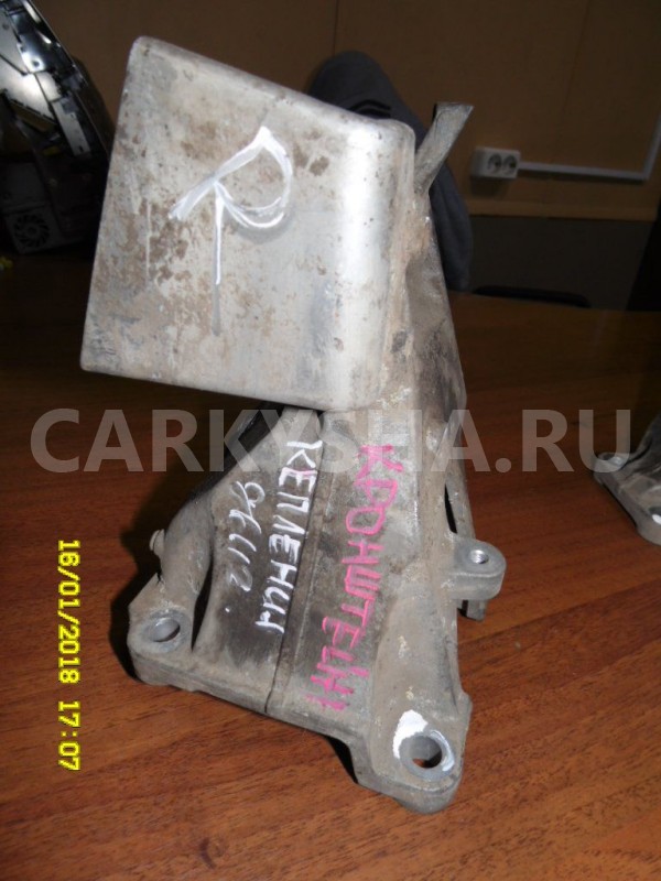 Кронштейн опоры двигателя Suzuki Grand Vitara II (2005—2008) Suzuki Grand Vitara 