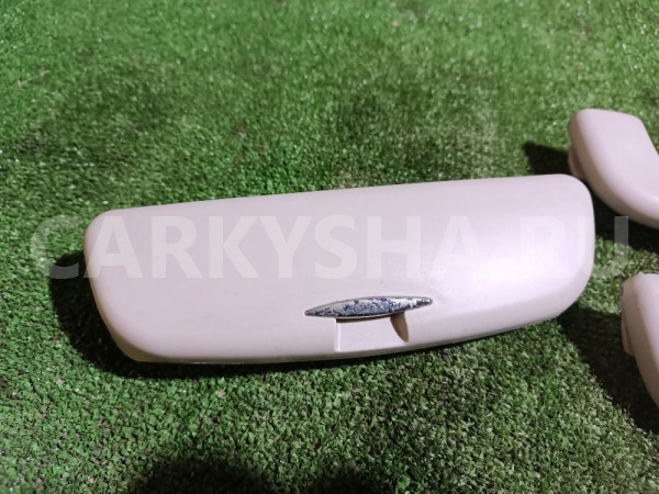 Ручка внутренняя потолочная Geely MK Cross оригинальный номер 101800206900652