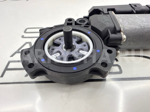 Моторчик стеклоподьёмника передний левый Kia Ceed Kia Cee'd 