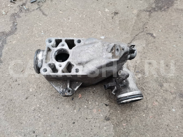 Лапа двигателя левая Mercedes Viano W639 Mercedes-Benz Vito оригинальный номер A6462230004