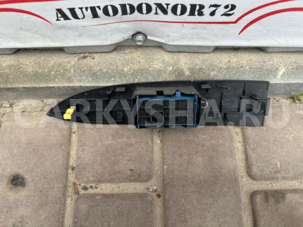Кнопка стеклоподъемника зад прав Toyota Avensis 3 Toyota Avensis оригинальный номер 7427105050