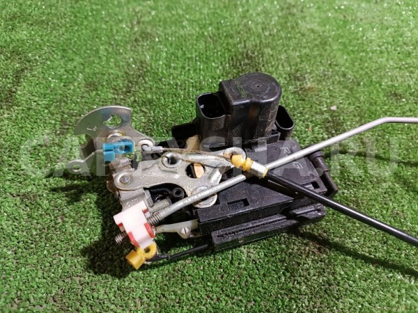 Замок двери передней левой Ssang Yong Rexton 