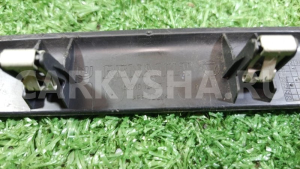 Накладка на торпедо Renault Duster 2021 Renault 17 оригинальный номер 683101242R