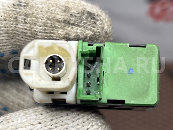 Гнездо USB BMW X1 оригинальный номер 61 11 9 215 854, 61 11 9 215 854, 61119215854, 9215854, 61 11 9 278 920, 61119278920, 9278920, 61 11 9 234 871, 61119234871, 9234871