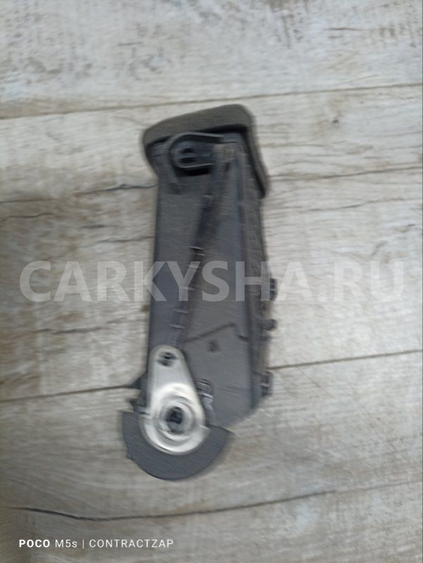 Дефлектор центральный левый Chevrolet Cruze 1 Chevrolet Cruze оригинальный номер 95488442