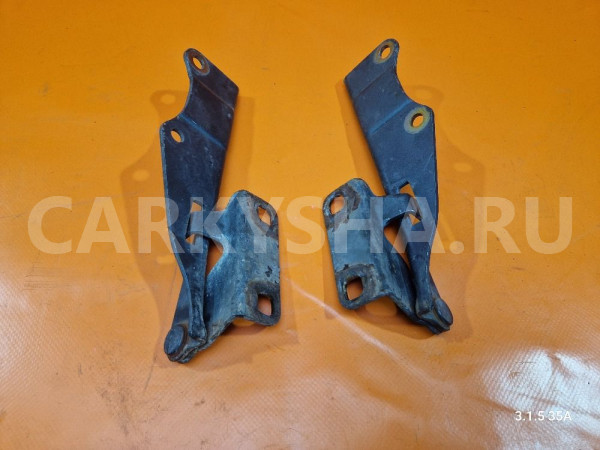 Петли капота пара nissan bluebird U14 Nissan Bluebird 