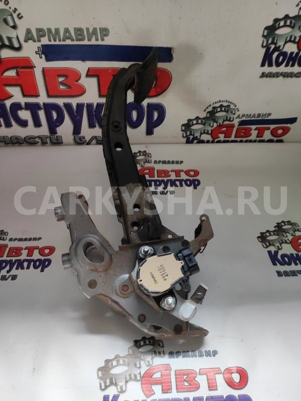 Датчик педали тормоза Toyota Prius 