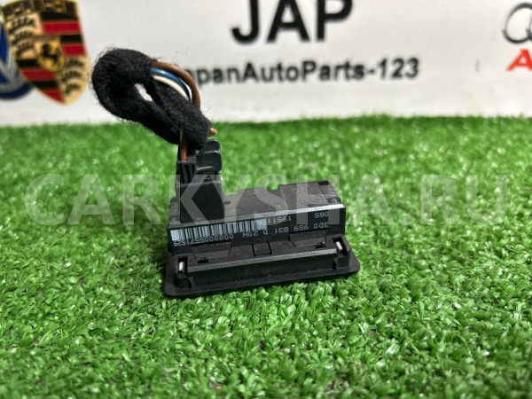 Кнопка открывания багажника Audi Q5 2011 Audi Q5 