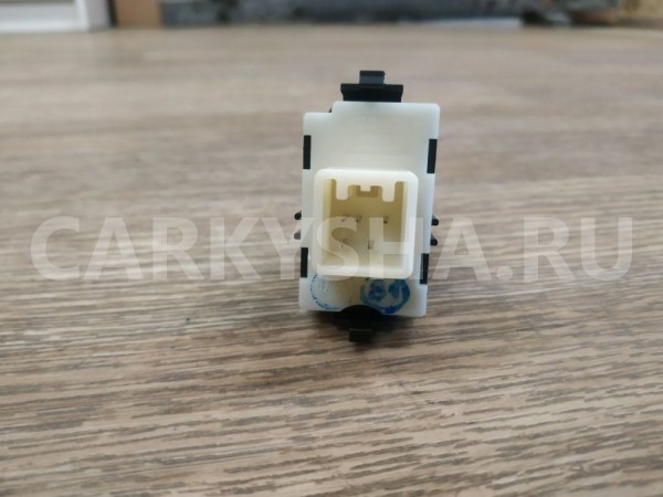 Кнопка стеклоподъемника Toyota Avensis 