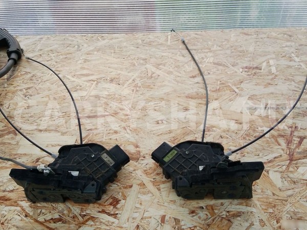 Замок двери задней правой/левой Mazda 3 BK Mazda 2 